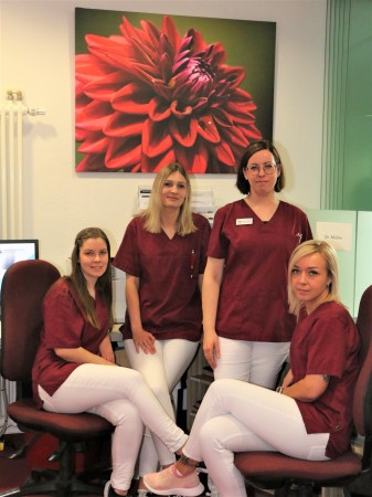 Ambulanz_mit_Blume(1)